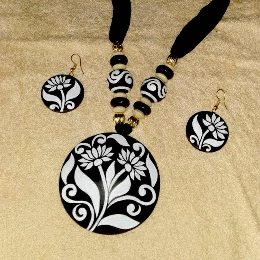 TERRACOTTA JEWELLERY– HAND PAINTED – Exotyq - Main Image