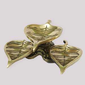 Brass 3 Leaf Deepam (1)