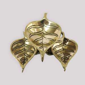 Brass 3 Leaf Deepam (1)