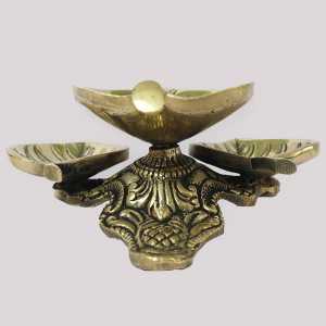 Brass 3 Leaf Deepam (1)