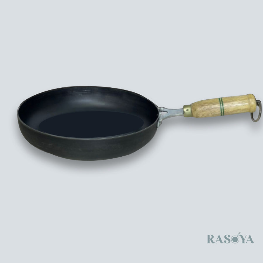 FRYING PAN - IRON