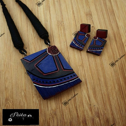 TERRACOTTA REGULAR WEAR NECKSET WITH DANGLER STUDS. COLOURS: BLACK, WHITE, MAROON AND NAVY BLUE.